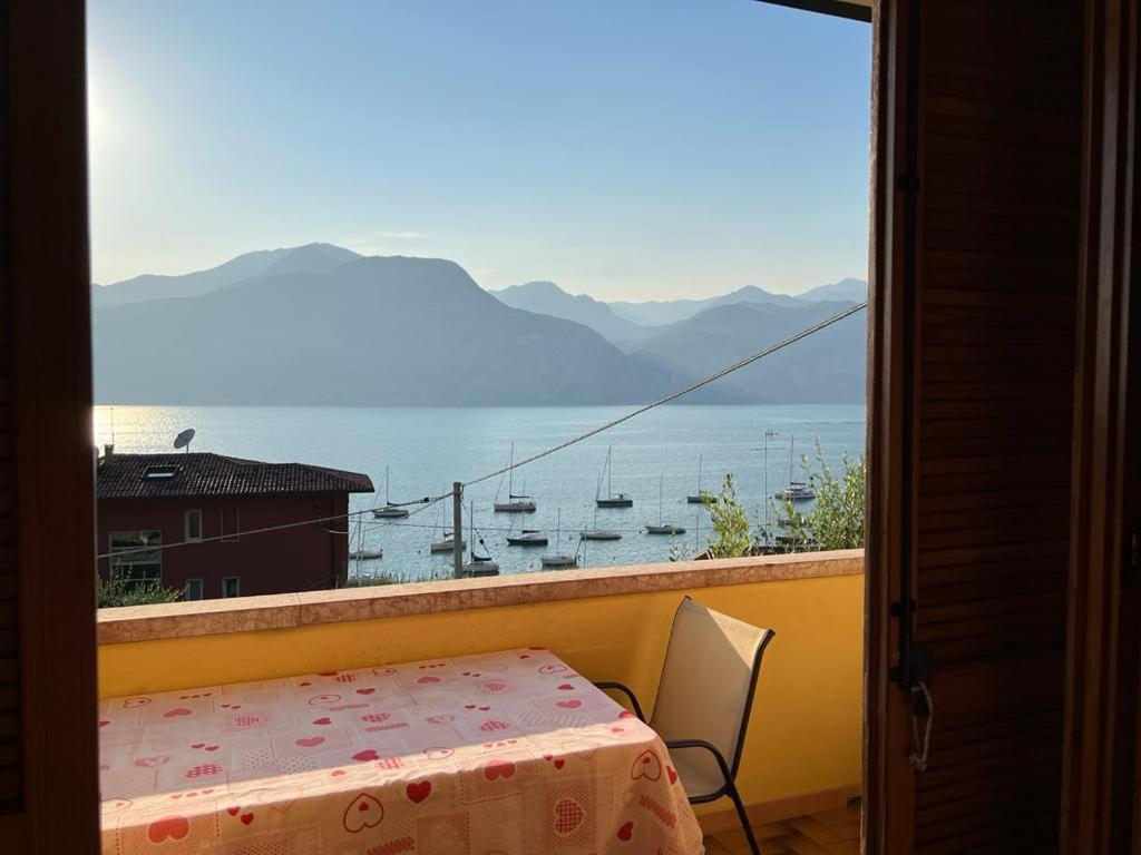 Casa Edda Apartment Brenzone sul Garda Luaran gambar